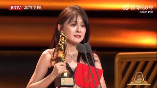 热依扎飞天奖优秀女演员奖（热依扎凭借山海情获得飞天奖优秀女演员奖）(2)