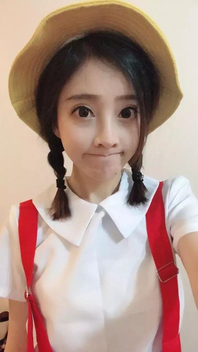 冯提莫很甜美（一线网红冯提莫亮相快本）(1)