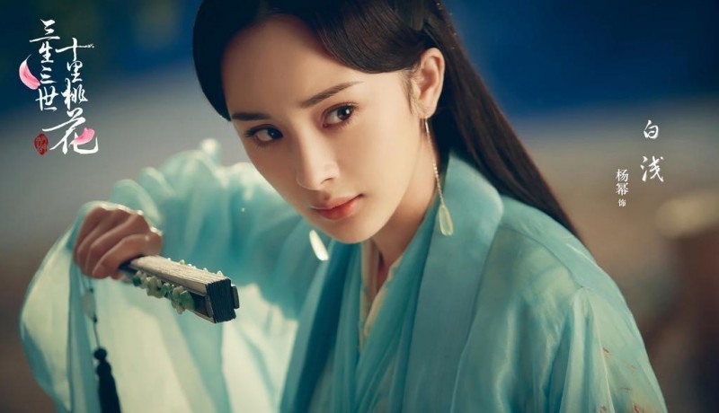 刘德华妻子朱丽倩照片(刘德华妻女现身游乐园)