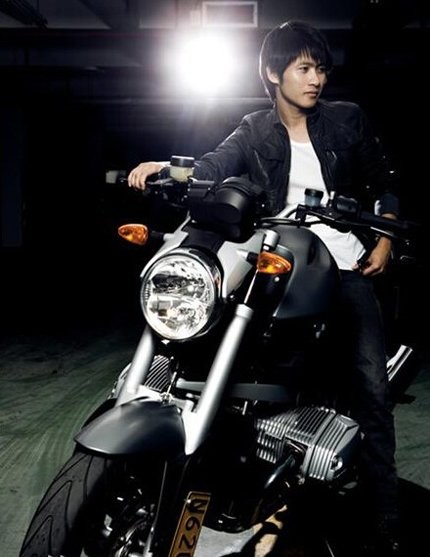 韩寒和韩雪什么关系 以前还闹出过“双韩恋”