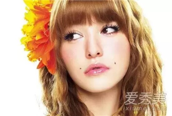 藤井莉娜整容了吗(日本嫩模藤井莉娜整容前后图片分享)