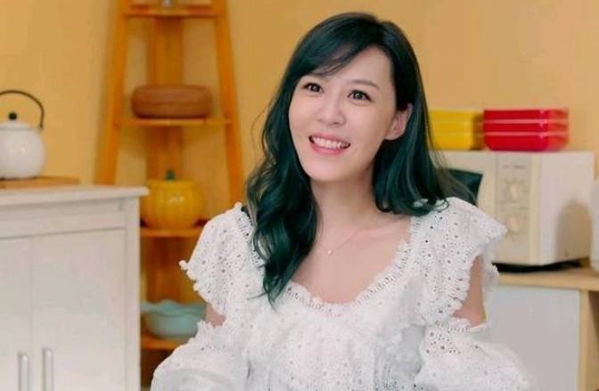 李金铭男友(李金铭因直播卖货而遭到外界质疑)