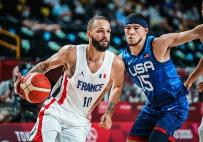 ​杜兰特10分5犯离场美国队首战不敌法国，富尼耶28分