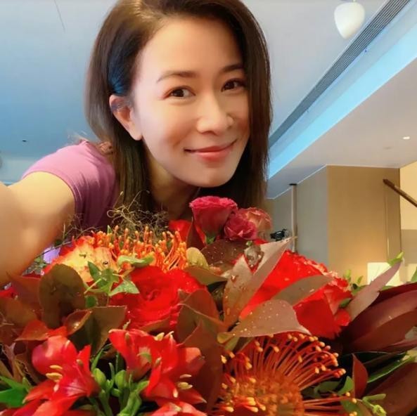 佘诗曼的老公是谁(佘诗曼回港照顾母亲)