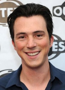 ​尼古拉斯·唐斯个人资料写真作品