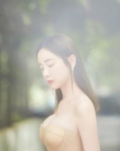 ​张檬整容记图片 判若两人（这次还撞脸霍思燕）