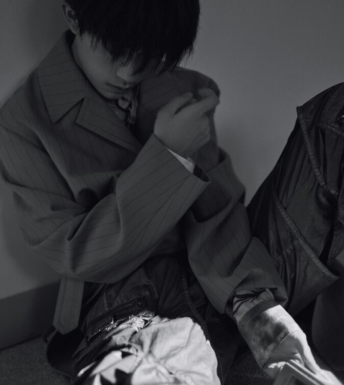 易烊千玺登封杂志