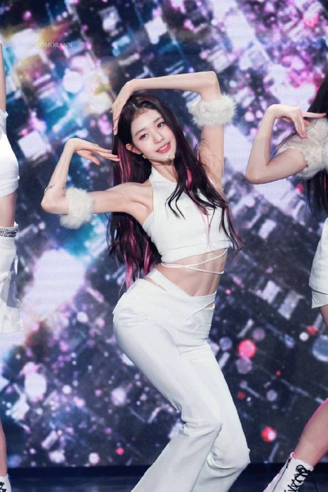 哇哦!韩国天菜美女张元英蛮腰大长腿 太诱人