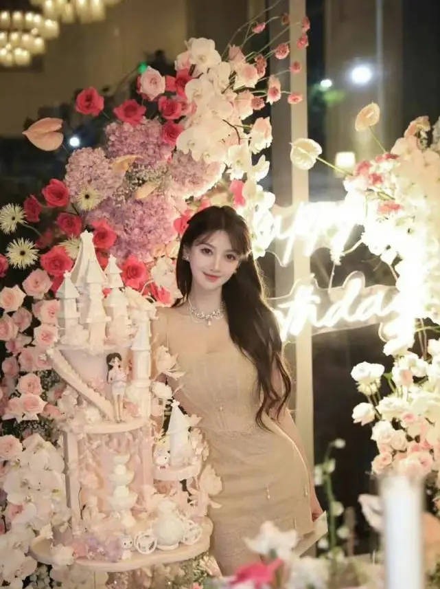 黄晓明与叶珂同框合照曝光!曾为女方包场庆生