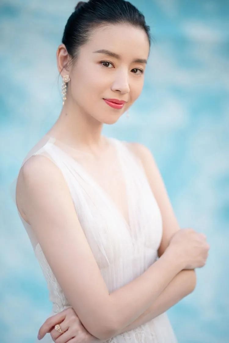 董洁个人最美的照片（童年女神董洁到底有多美）