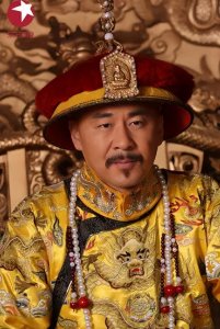 ​陈建斌：娶蒋勤勤恩爱16年，婚后连生二子，一家四口真甜蜜