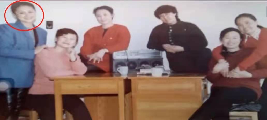 谢大脚个人资料简介（为赵本山“毁美貌”，为弟弟不生育，“谢大脚”于月仙生前有多苦）