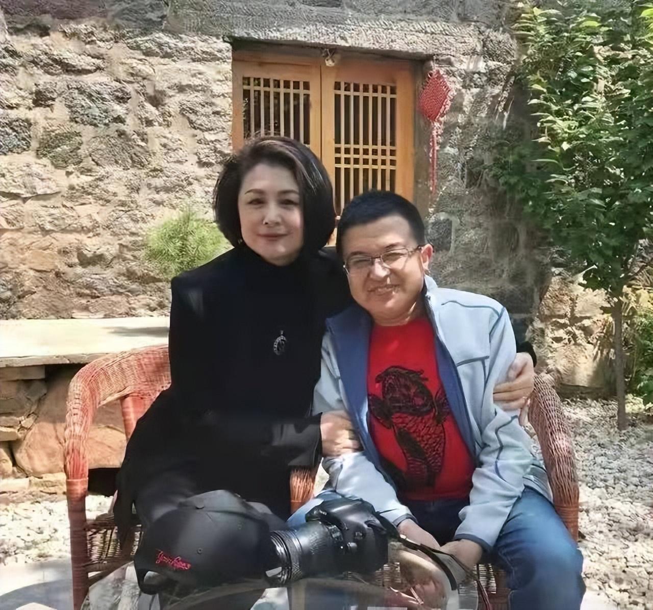 谢大脚个人资料简介（为赵本山“毁美貌”，为弟弟不生育，“谢大脚”于月仙生前有多苦）