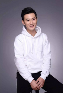 ​白羽主持人个人资料：主持《男生女生向前冲》、《好运来敲门》等多档节目