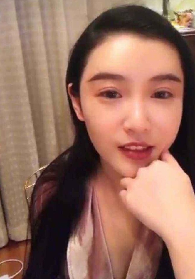 张辛苑减肥前照片（张辛苑颜值跌到谷底）