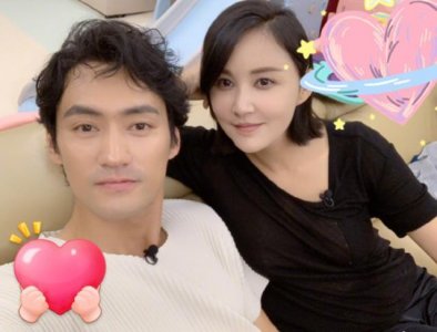 ​张歆艺晒儿子熟睡照，宝宝侧面颜值逆天，睫毛又长又浓密太吸睛