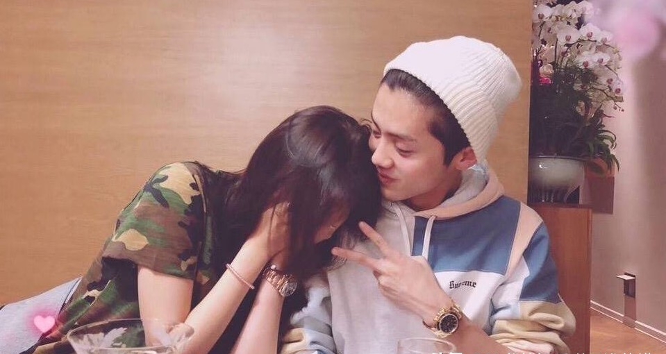 关晓彤和鹿晗是什么关系(关晓彤承认19岁和鹿晗谈恋爱)  第2张