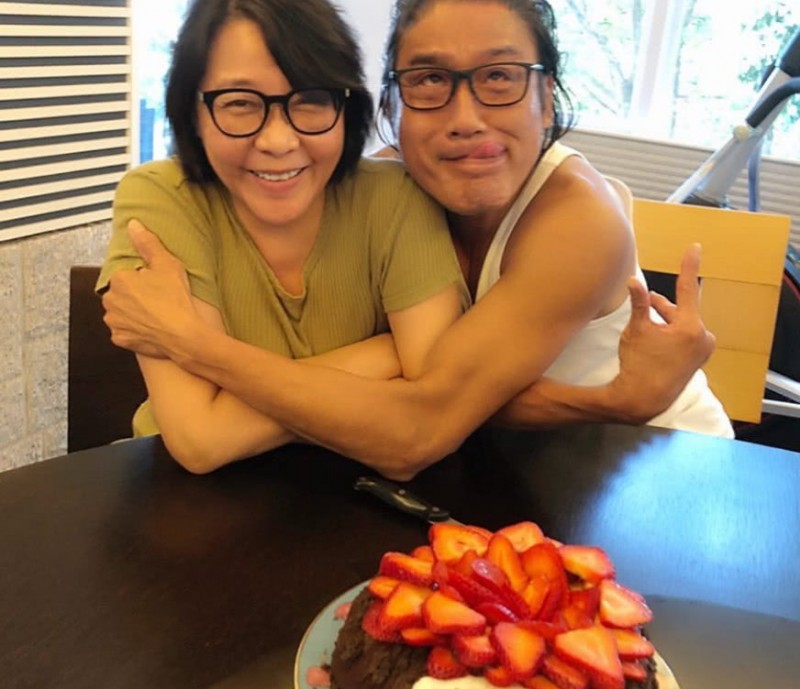 梁家辉女儿晒吻照(梁家辉女儿14岁就开始拍拖)