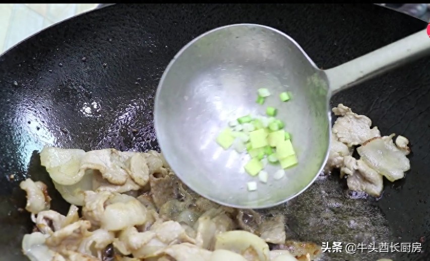 大厨教你爆炒回锅肉,原来只和大厨差一步,特别下饭好吃