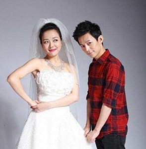 ​王牌主持人何炅：揭秘与妻子王菁的相恋过程，惹人注目！