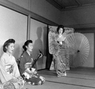 ​日本军妓:区别于慰安妇，生活在“天堂里”的高级艺妓