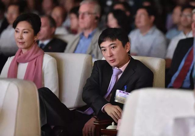 王健林现在的妻子(王健林背后的女人)(6)