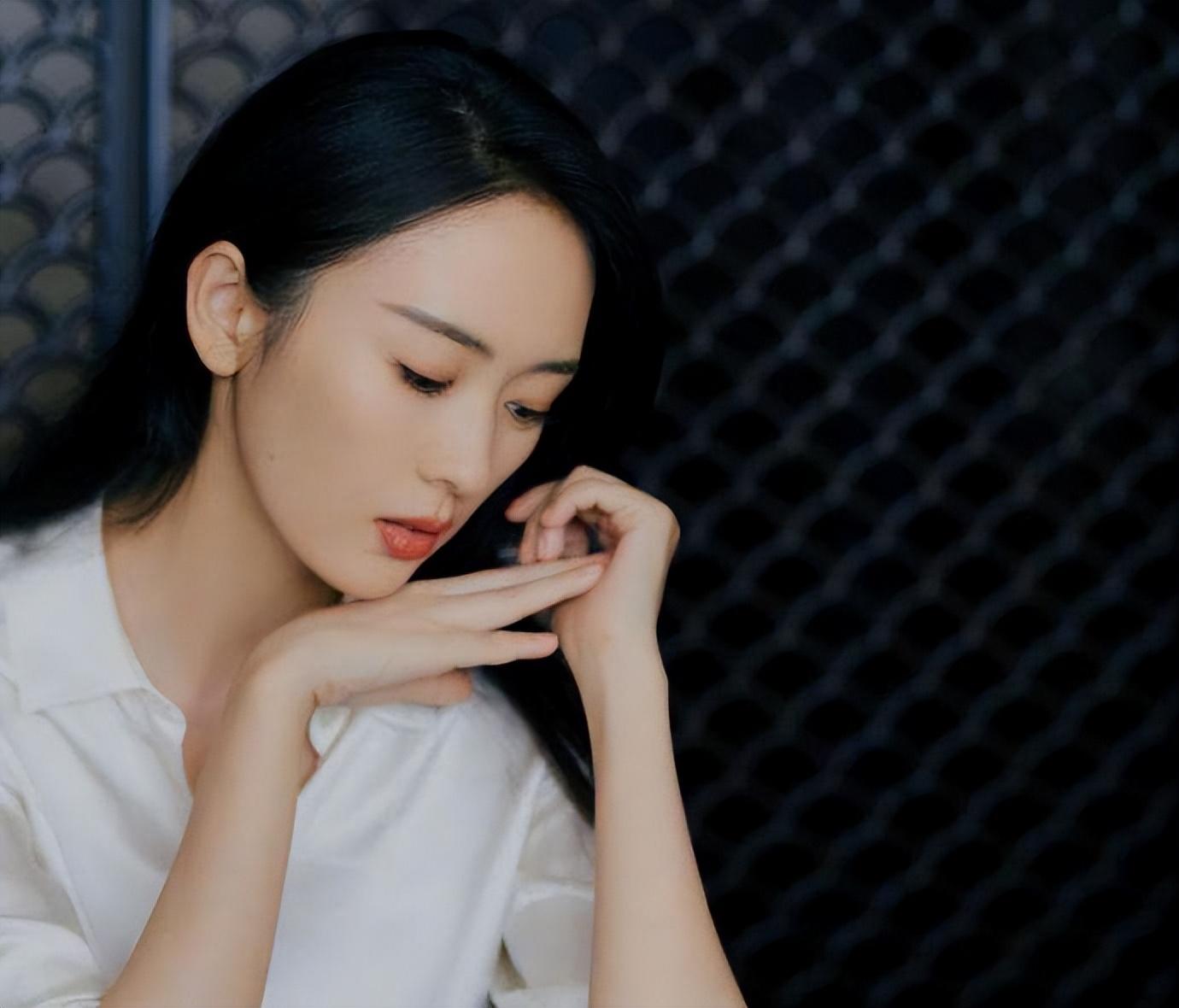 童瑶个人资料简介及家世(用18年撕丑闻标签,被大17岁老公苦追,童瑶的人生远比电视剧精彩)