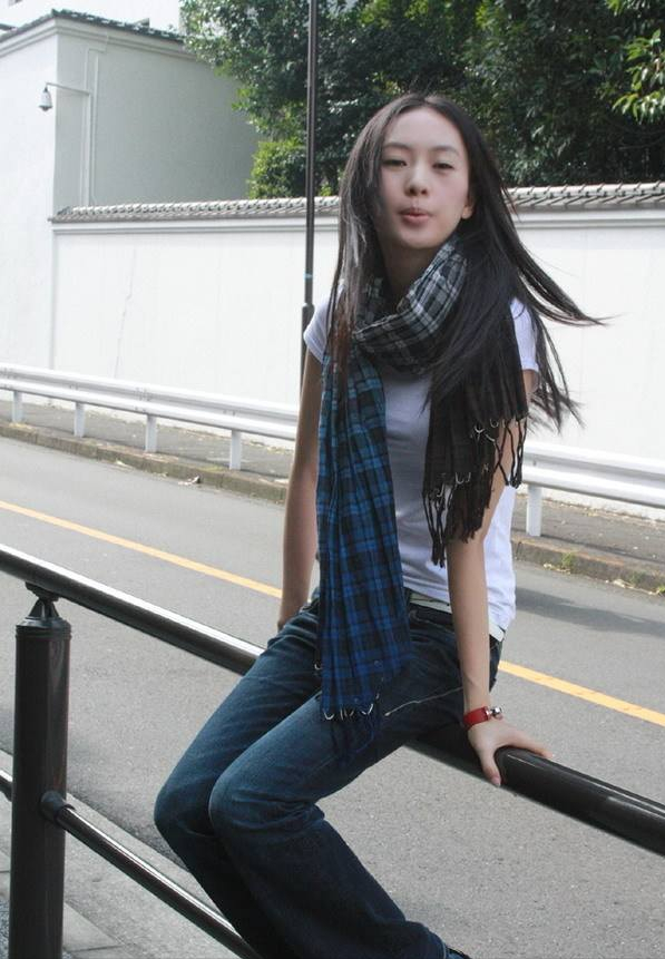 童瑶个人资料简介及家世(用18年撕丑闻标签,被大17岁老公苦追,童瑶的人生远比电视剧精彩)