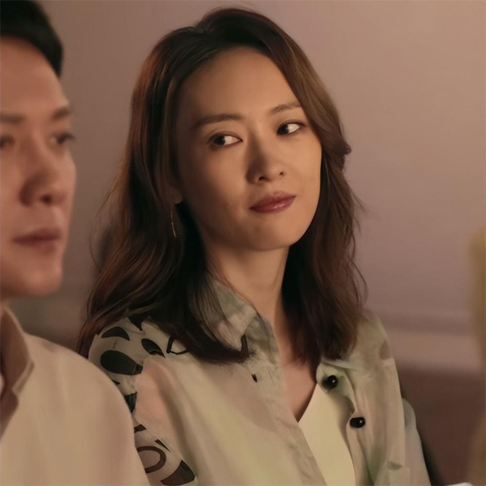 童瑶个人资料简介及家世(用18年撕丑闻标签,被大17岁老公苦追,童瑶的人生远比电视剧精彩)