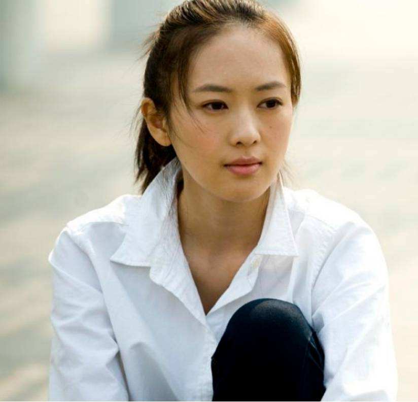 童瑶个人资料简介及家世(用18年撕丑闻标签,被大17岁老公苦追,童瑶的人生远比电视剧精彩)