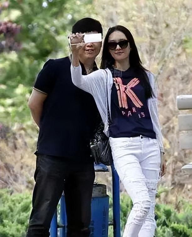 童瑶个人资料简介及家世(用18年撕丑闻标签,被大17岁老公苦追,童瑶的人生远比电视剧精彩)