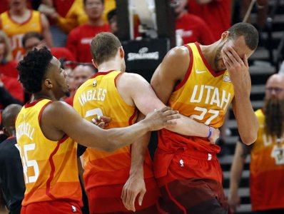 ​米切尔调侃自己实际身高：我矮了意味着我跳得更高了