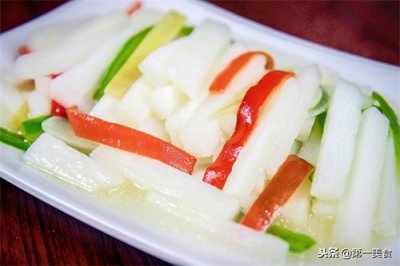 ​厨师长做的清炒山药，清脆爽口不变色，家常简单，几分钟炒一盘