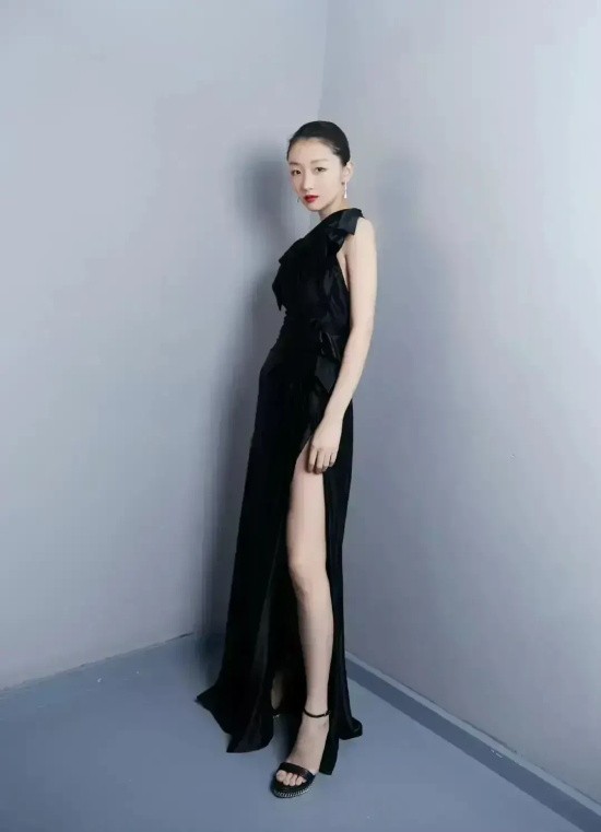 单眼皮也能出美女:周冬雨