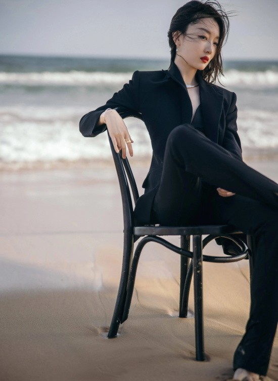 单眼皮也能出美女:周冬雨