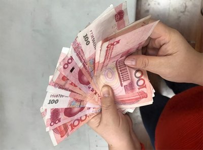 存微信零钱通1万元,一天能有多少收益?内行人算了一笔账