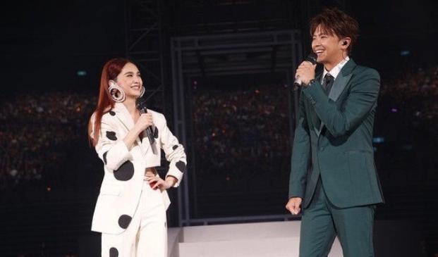 李荣浩庆34岁生日,成功求婚女友杨丞琳,女方初恋大方送祝福