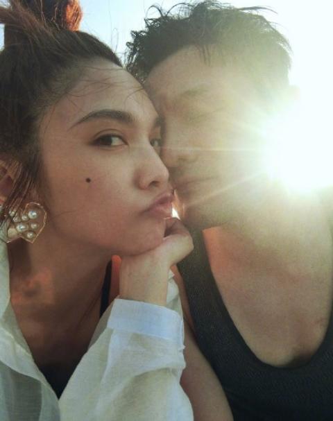 李荣浩庆34岁生日,成功求婚女友杨丞琳,女方初恋大方送祝福