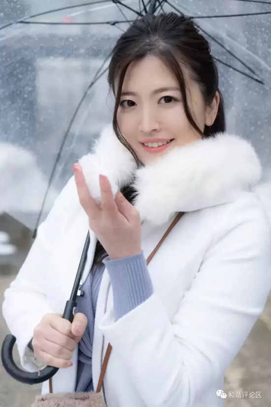 当着老公的面出道的木下凛凛子写真分享,成熟的大姐姐!