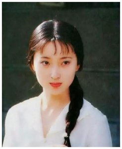 陈晓旭儿子不再是个迷,网友直呼:儿子和妈妈一样才华横溢