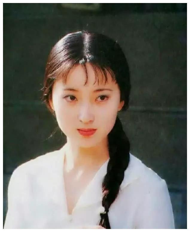 陈晓旭儿子不再是个迷,网友直呼:儿子和妈妈一样才华横溢