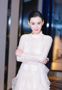 张柏芝年轻的时候有多美(张柏芝年轻的照片 正脸)