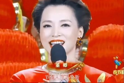 董卿主持春晚13年为何突然离开?