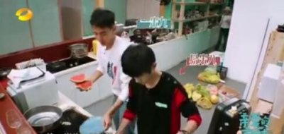 为什么叫易烊千玺(易烊千玺原名叫什么名字)