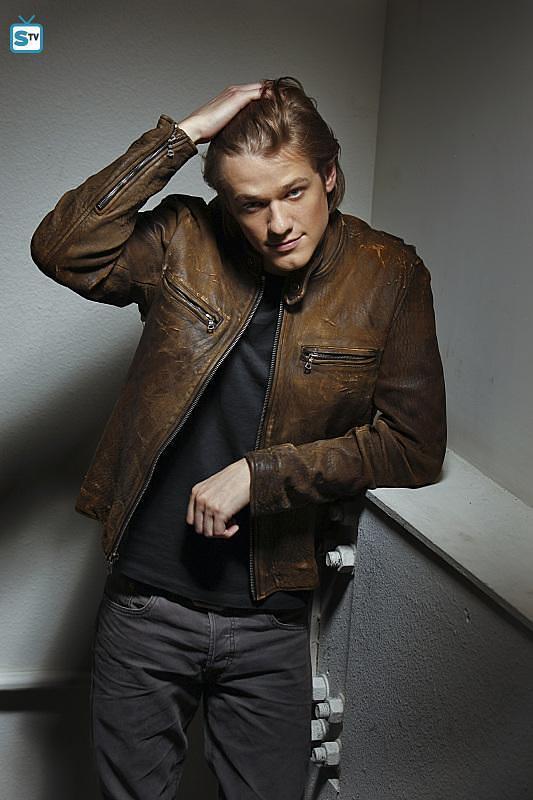 卢卡斯·提尔个人资料写真作品