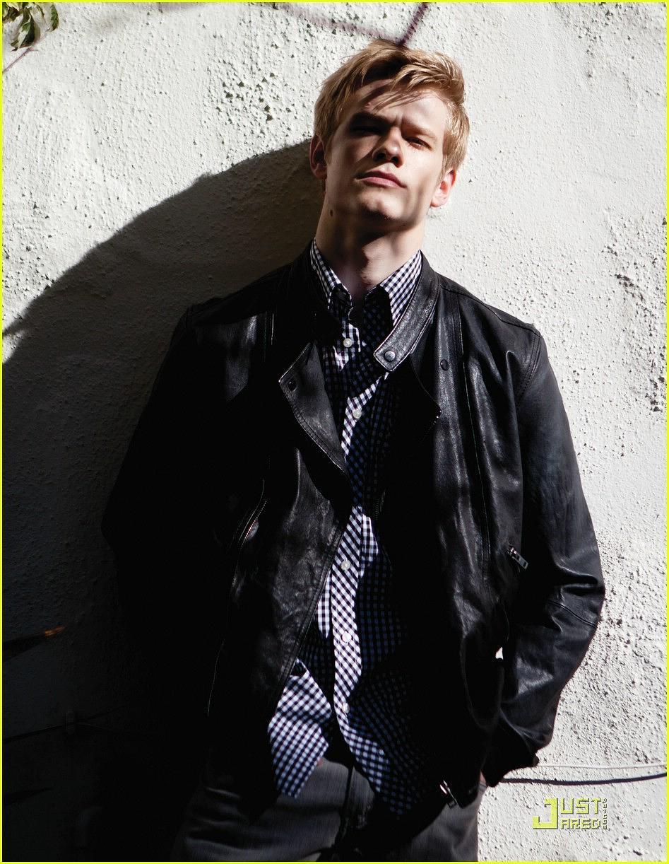 卢卡斯·提尔个人资料写真作品