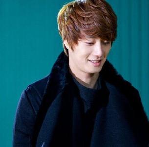 丁一宇自杀怎么回事幕后真相 丁一宇承认的女朋友是谁资料照片