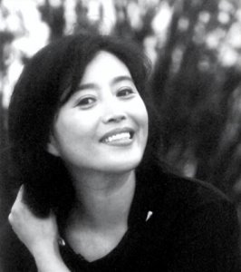 丁嘉丽:为捧火孙红雷甚至给导演下跪:伤痕累累的爱不值得