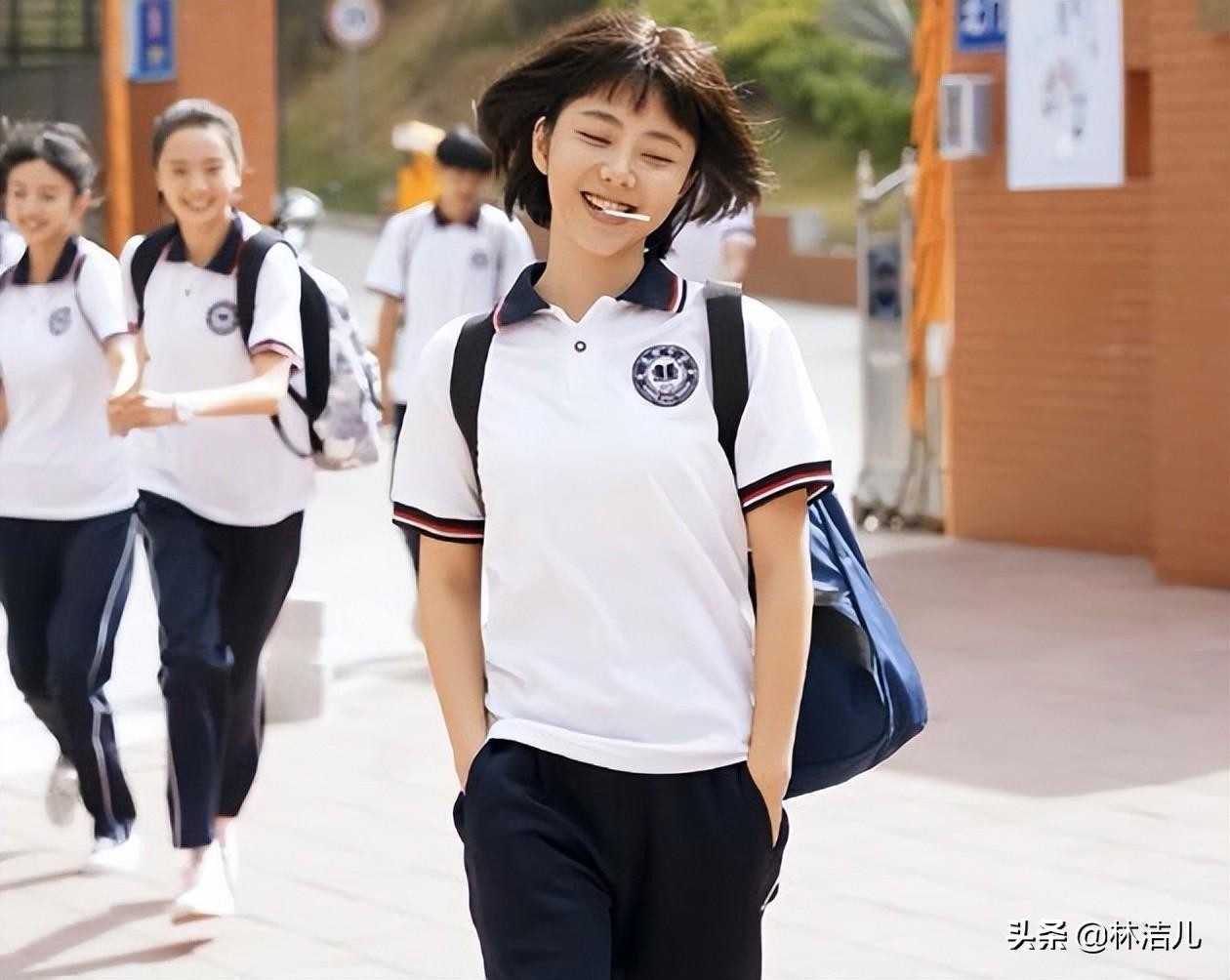 被谭松韵的“素颜杀”美到了，怼脸拍皮肤太好，她真不是大学生？