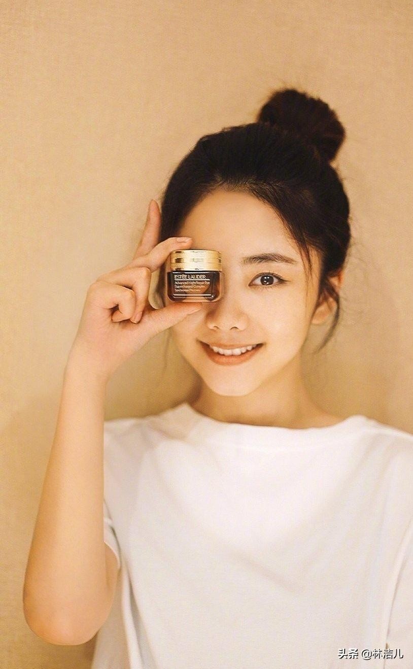 被谭松韵的“素颜杀”美到了，怼脸拍皮肤太好，她真不是大学生？